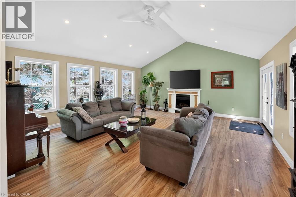 323 Regional 20 Road, Pelham, Ontario  L0S 1C0 - Photo 3 - 40836625
