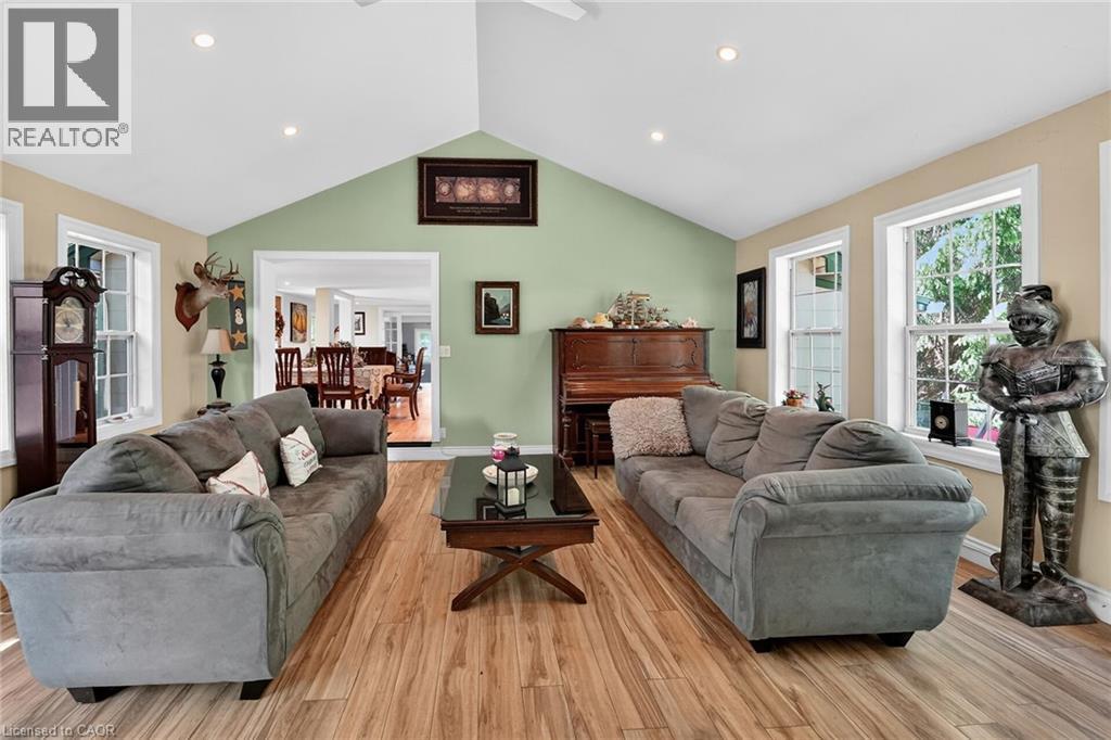 323 Regional 20 Road, Pelham, Ontario  L0S 1C0 - Photo 4 - 40836625