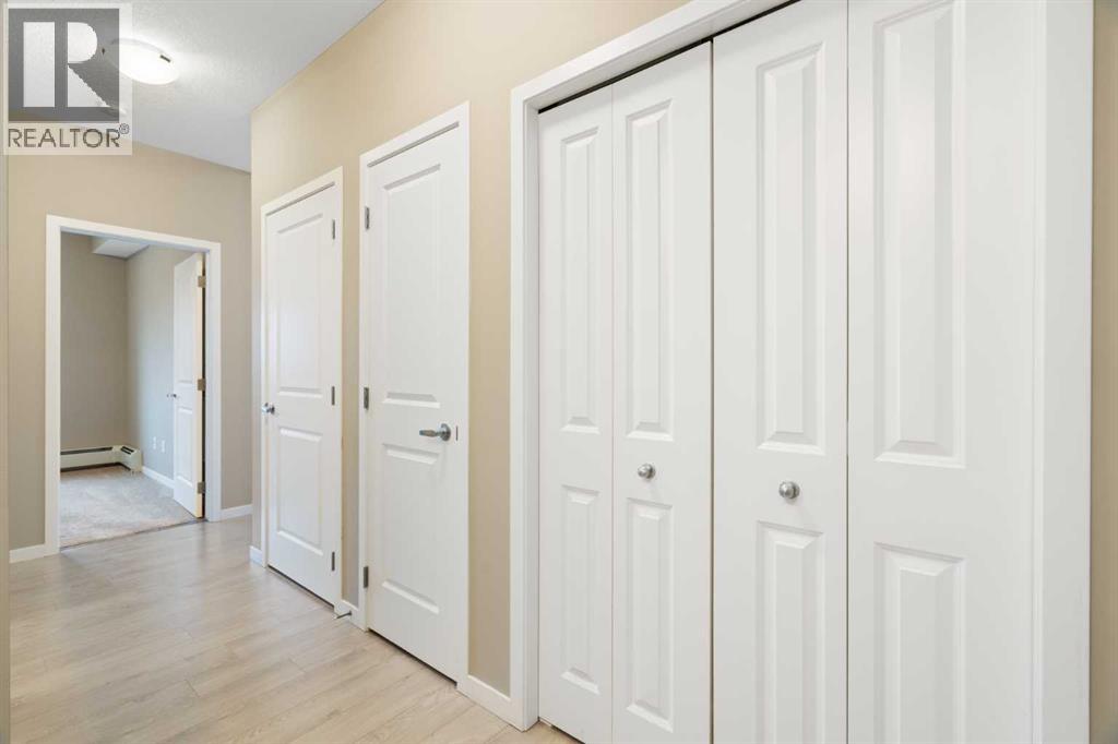 416, 30 Mahogany Mews Se, Calgary, Alberta T3M 3H4 - Photo 6 - A2301208