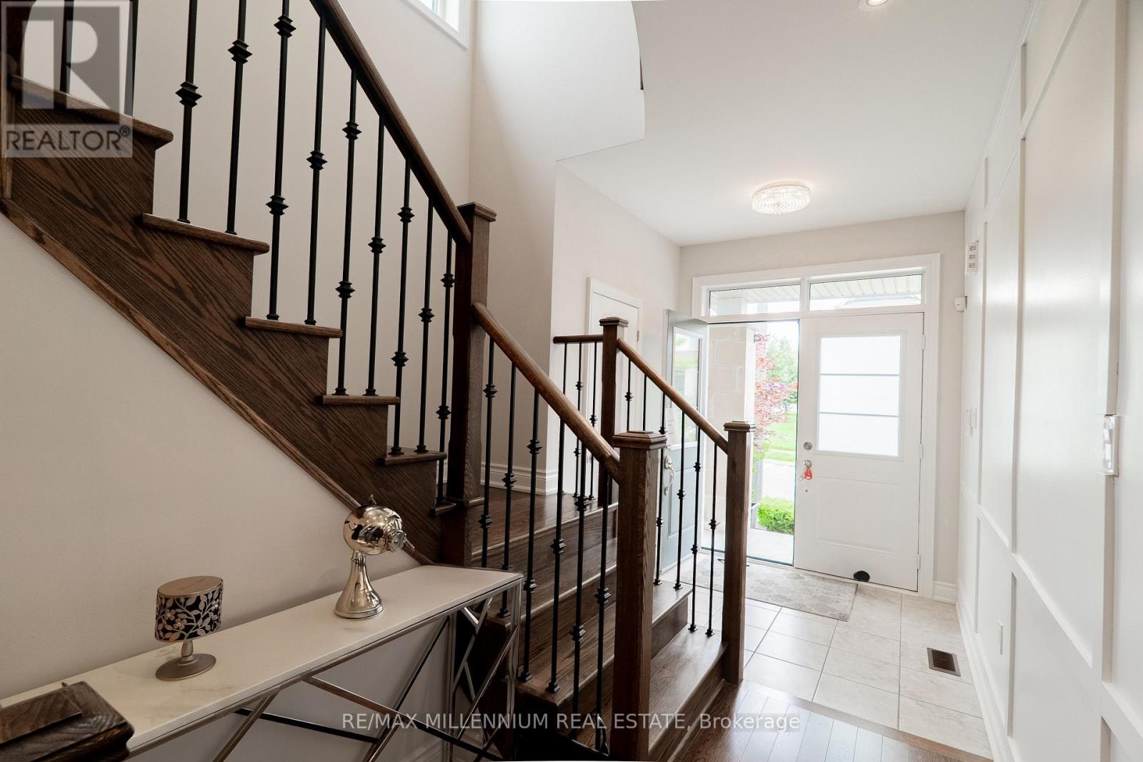 40 Frederick Pearson Street, East Gwillimbury, Ontario  L9N 0R8 - Photo 3 - N13666828