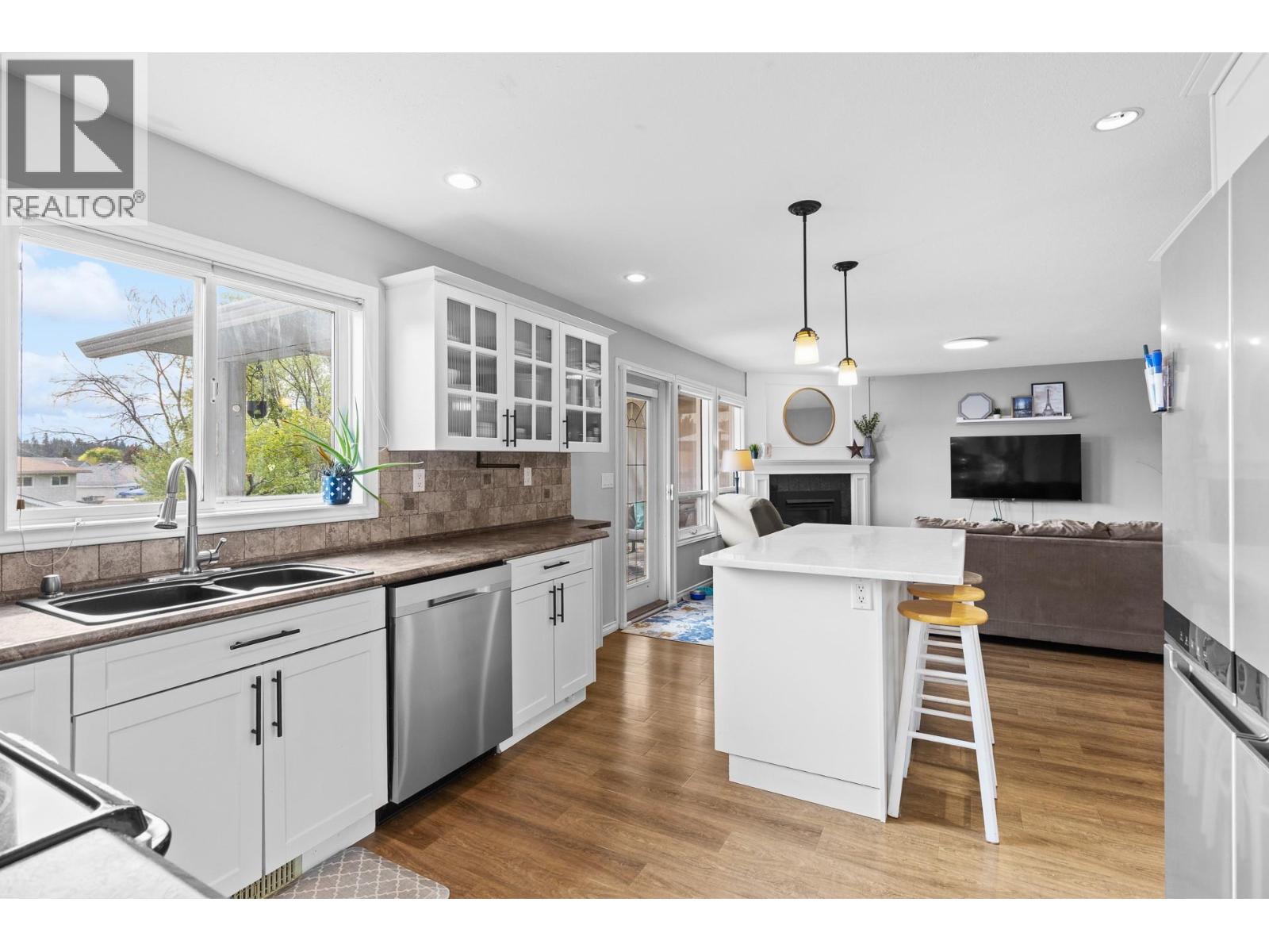 845 Hollydell Road, Kelowna, British Columbia  V1X 1L6 - Photo 15 - 10385673