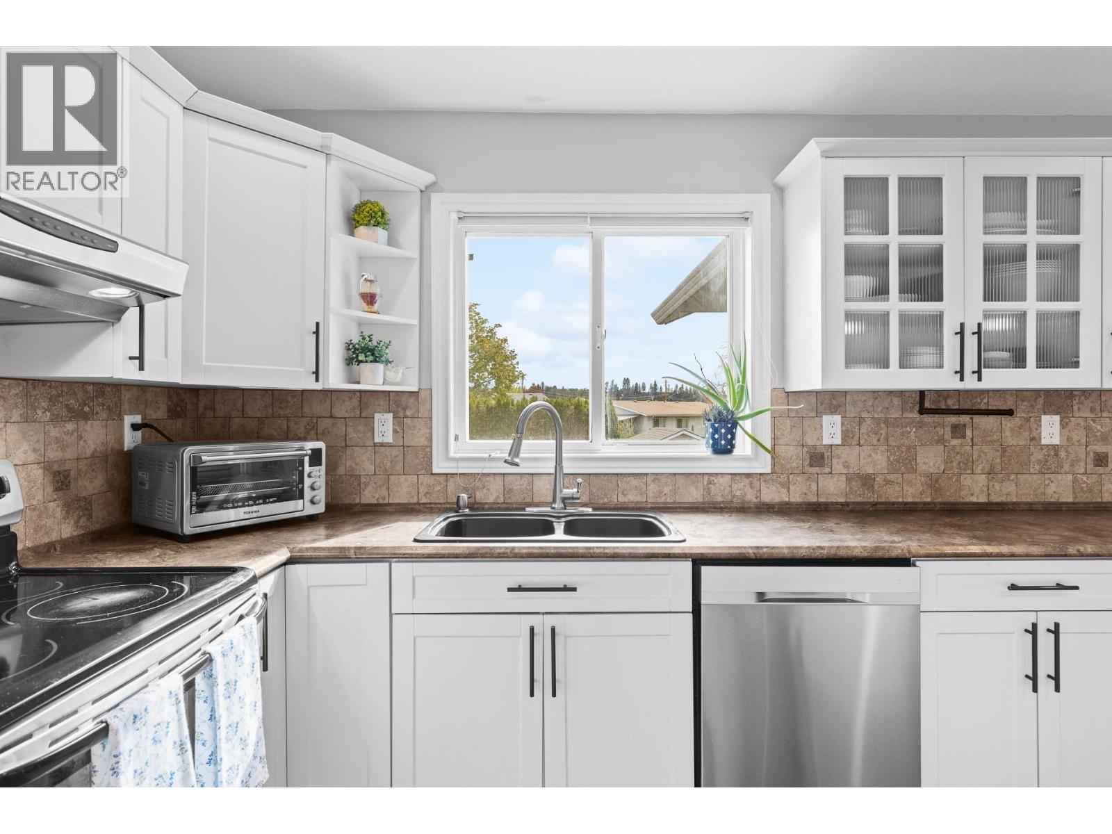 845 Hollydell Road, Kelowna, British Columbia  V1X 1L6 - Photo 17 - 10385673