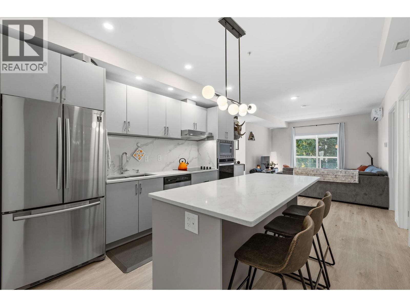 880 Saucier Avenue Unit# 203, Kelowna, British Columbia