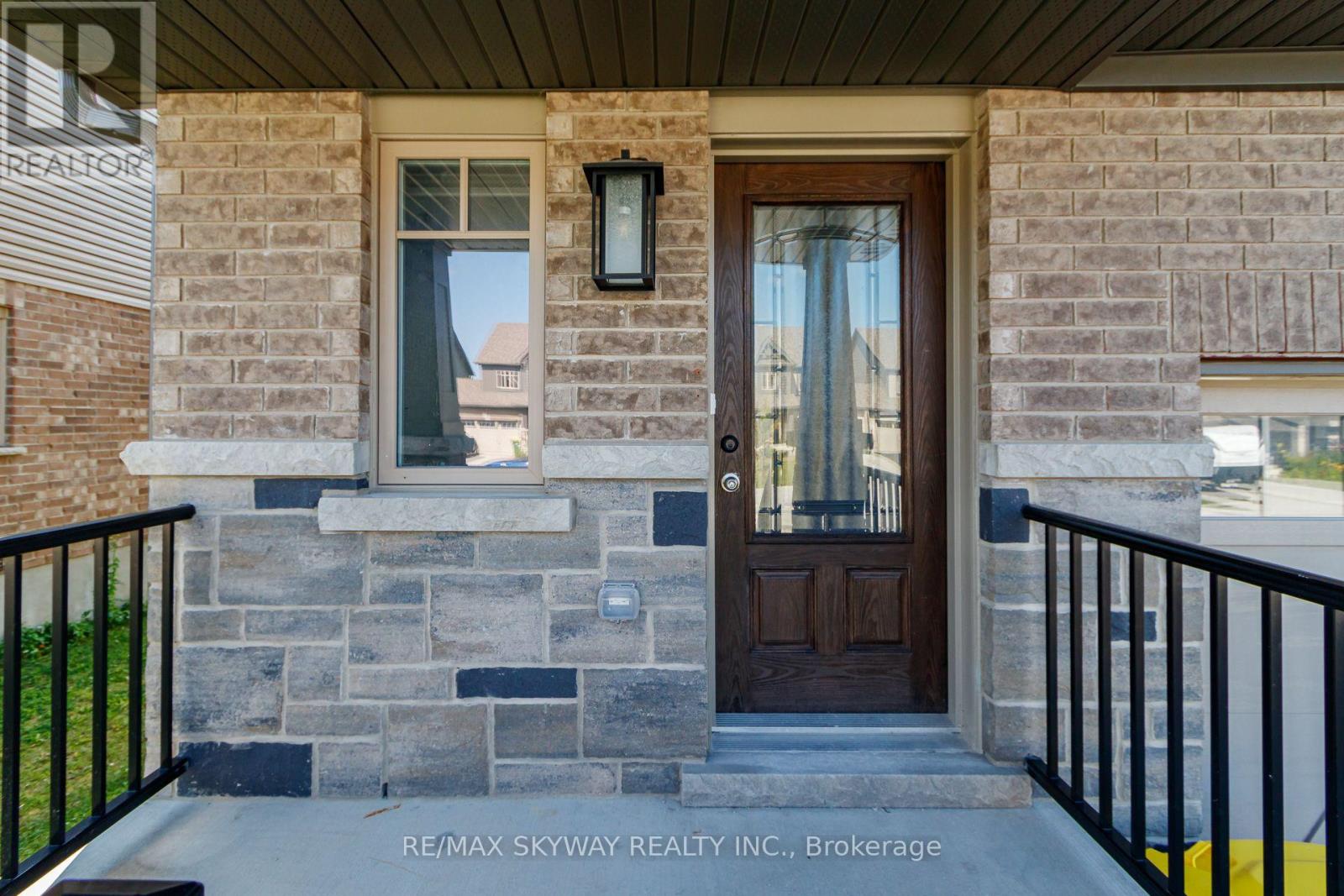 143 Stonebrook Way Ne, Grey Highlands, Ontario  N0C 1H0 - Photo 4 - X12639850