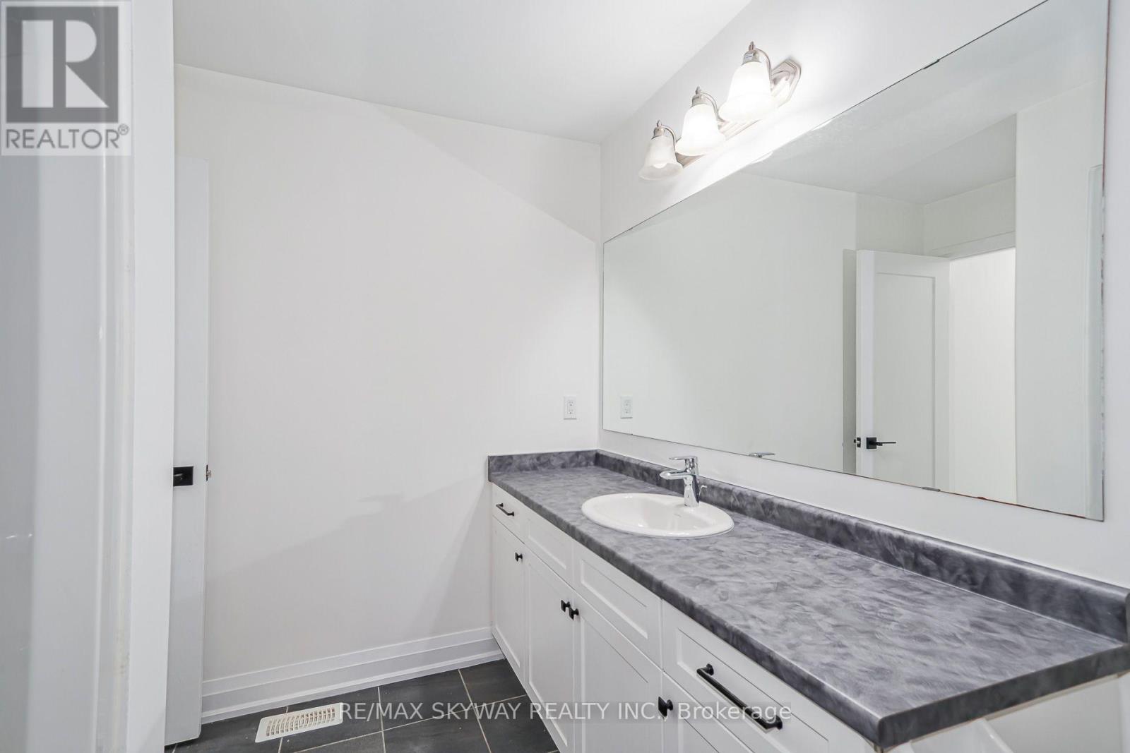 143 Stonebrook Way Ne, Grey Highlands, Ontario  N0C 1H0 - Photo 37 - X12639850