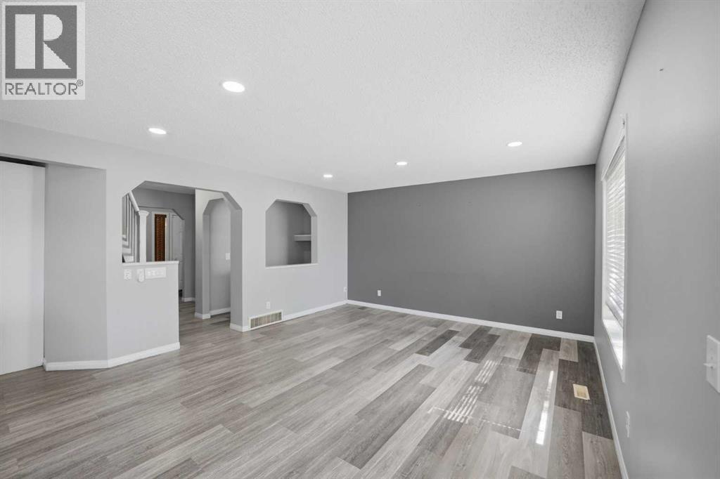 84 Cougar Ridge Circle Sw, Calgary, Alberta  T3H 5C8 - Photo 15 - A2335470