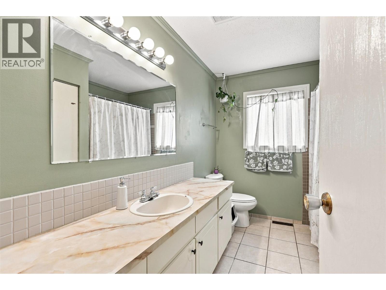 1979 Harrison Way, Kamloops, British Columbia  V1S 1M8 - Photo 31 - 10396463