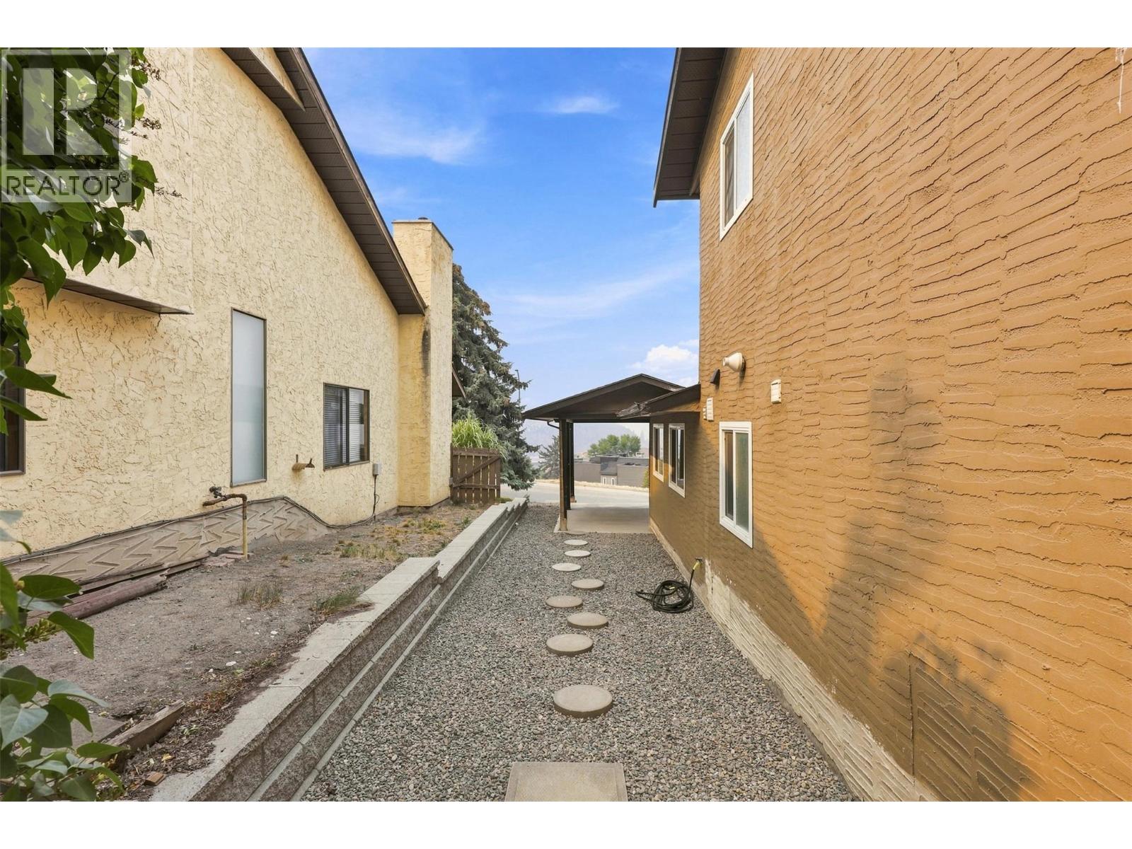 1979 Harrison Way, Kamloops, British Columbia  V1S 1M8 - Photo 35 - 10396463