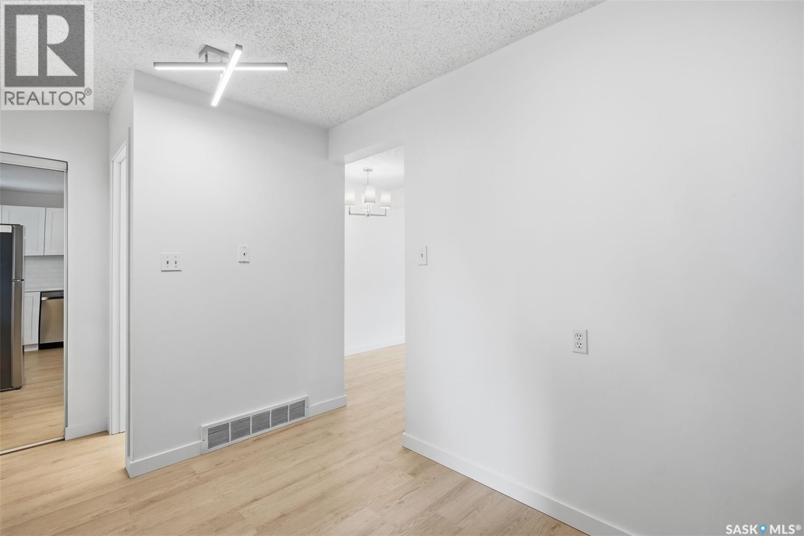 9 1128 Mckercher Drive, Saskatoon, Saskatchewan  S7H 4Y7 - Photo 13 - SK045334