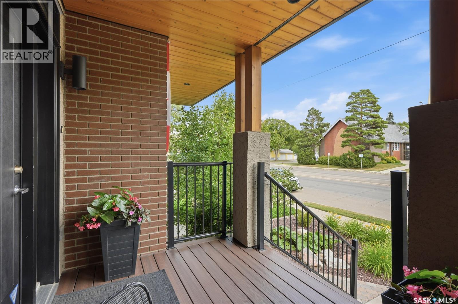 1210 Broadway Avenue, Saskatoon, Saskatchewan  S7H 2A3 - Photo 3 - SK045297