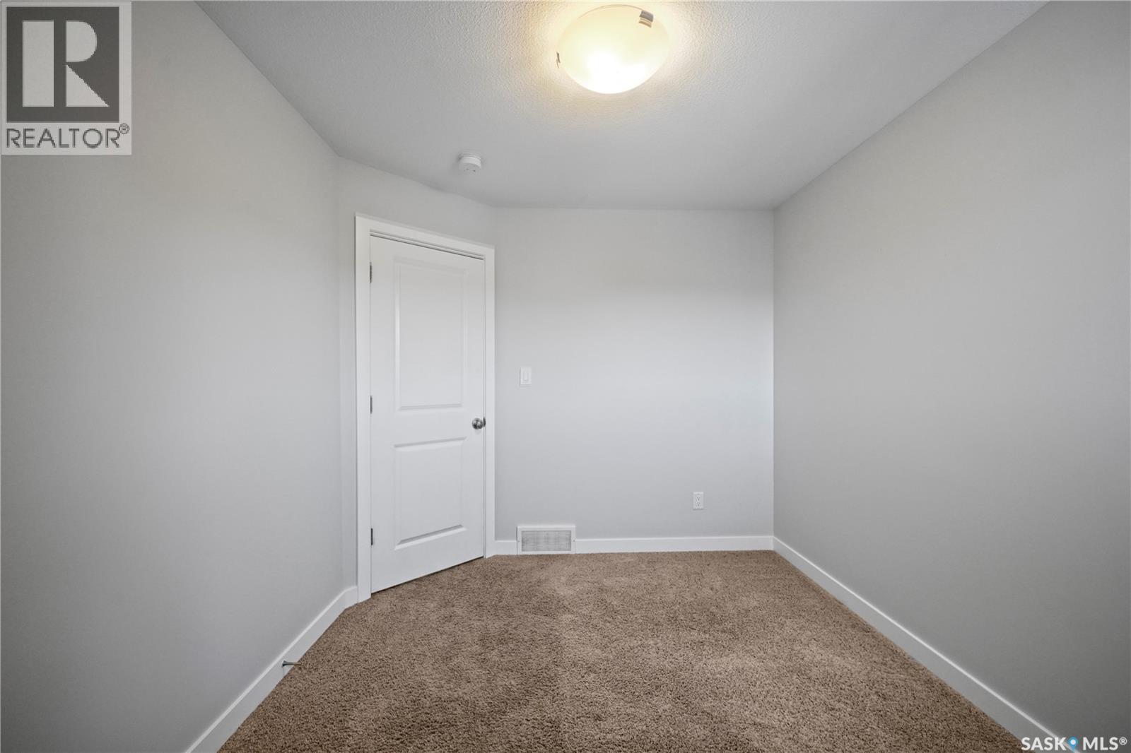 5234 Campling Avenue, Regina, Saskatchewan  S4W 0L8 - Photo 24 - SK045268