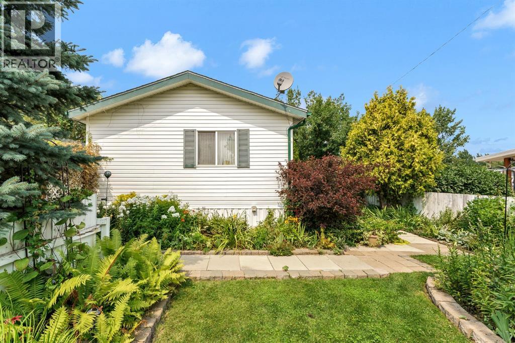 138 Foster Street, seven persons, Alberta