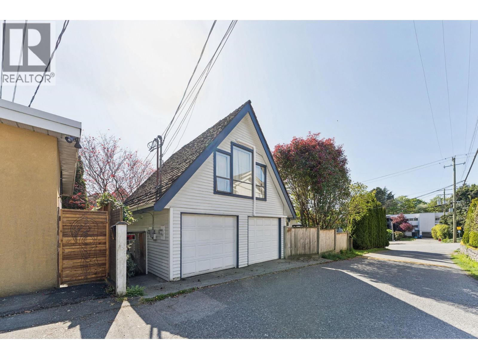 408 E 2nd Street, North Vancouver, British Columbia  V7L 1C8 - Photo 31 - R3132709