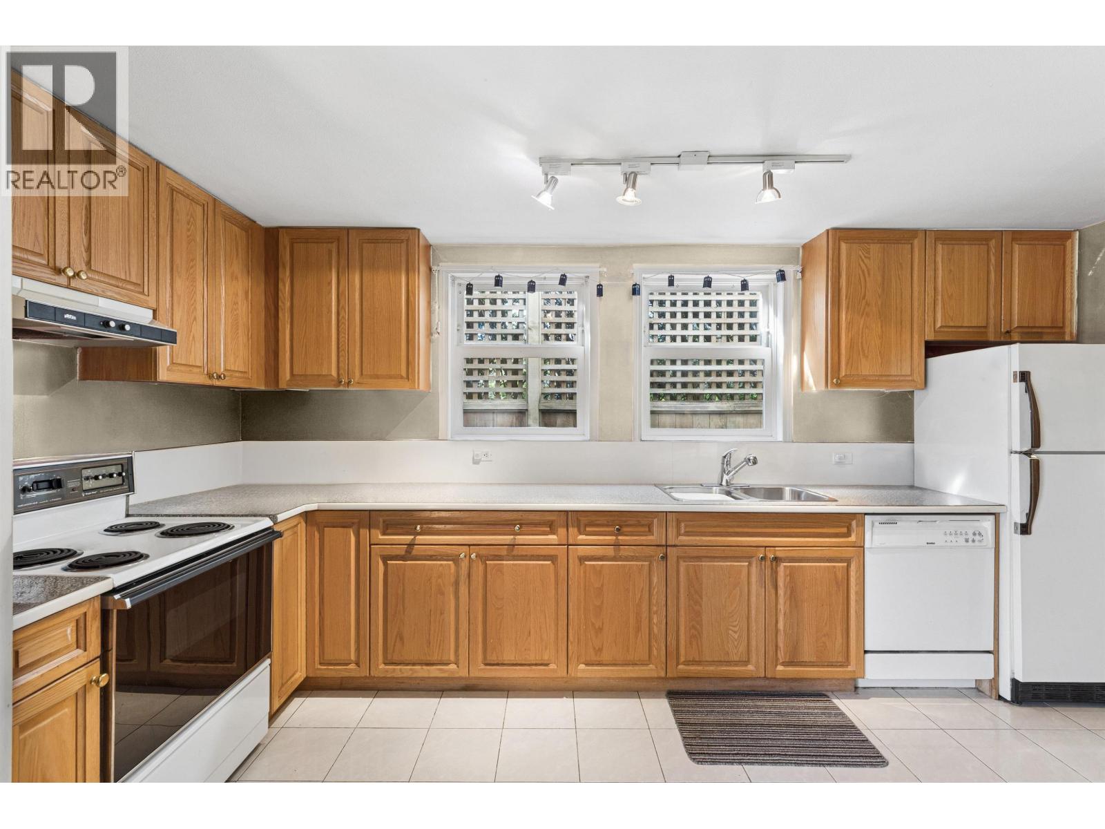 408 E 2nd Street, North Vancouver, British Columbia  V7L 1C8 - Photo 25 - R3132709