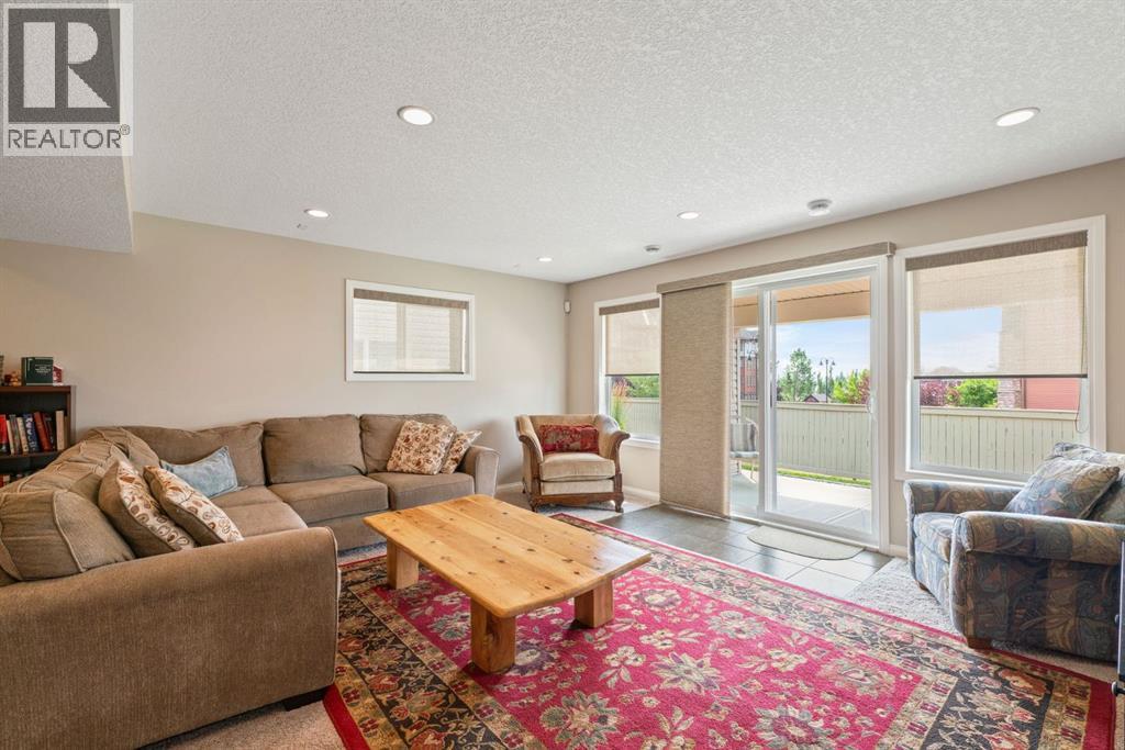 204 Sunset Square, Cochrane, Alberta  T4C 0H3 - Photo 31 - A2335776