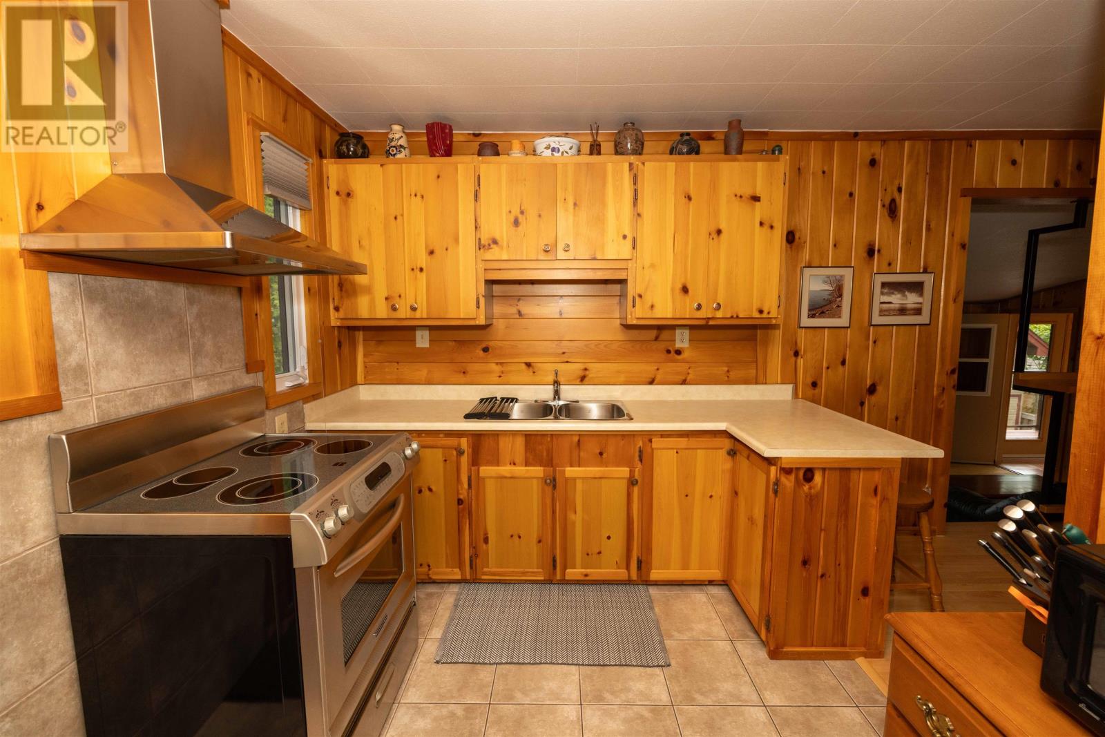2503 Scott Dr, Shuniah, Ontario  P7A 0Y7 - Photo 10 - TB2602340