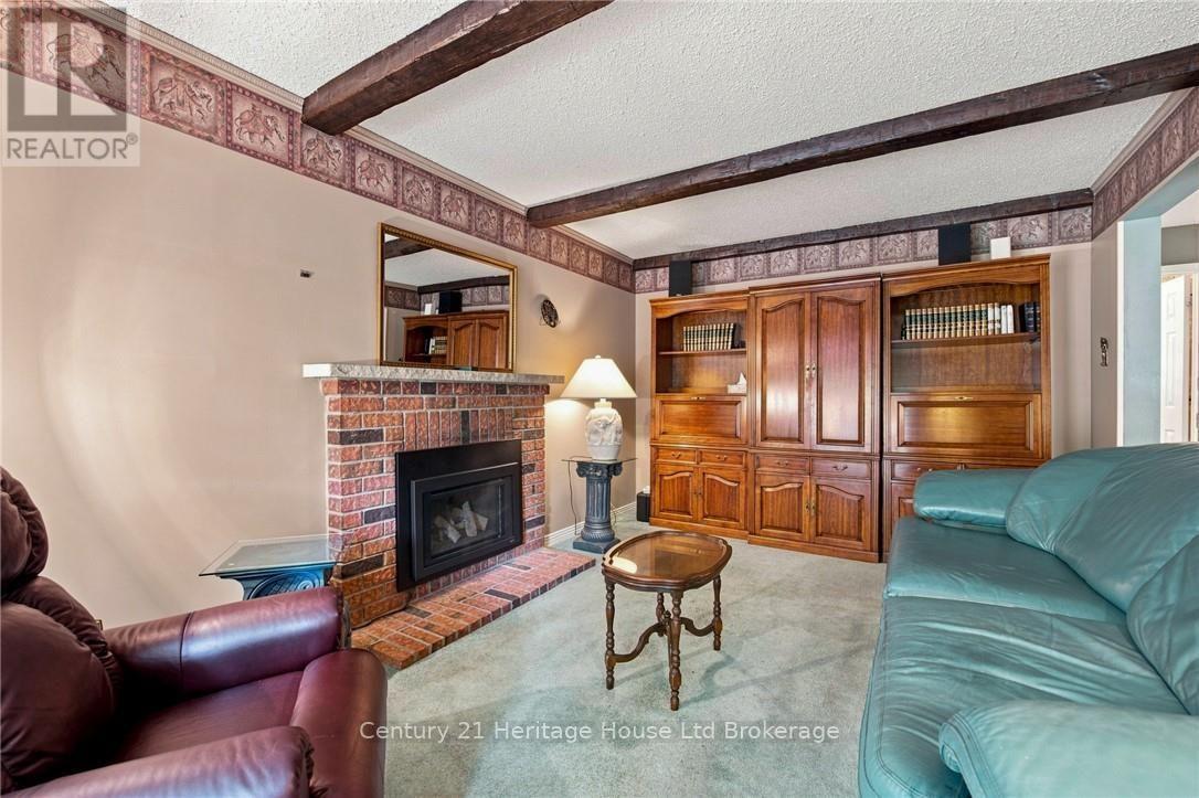 243 Tatlock Court, Waterloo, Ontario  N2L 5Y6 - Photo 15 - X13667134