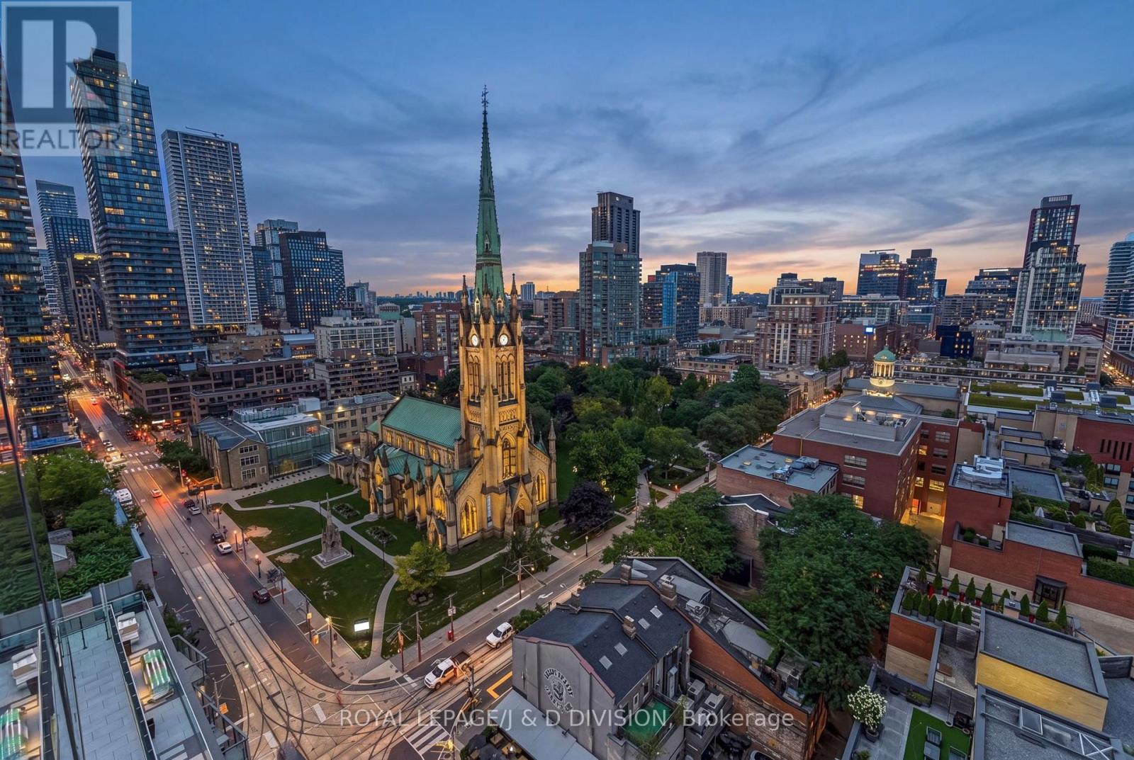 <div class="slider-price">$1,799,000</div><p>1702 - 60 Colborne Street, Toronto, Ontario</p>