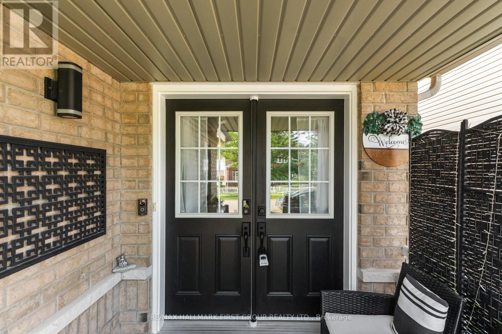 96 Redfern Crescent, Clarington, Ontario  L1C 0K1 - Photo 3 - E13667182
