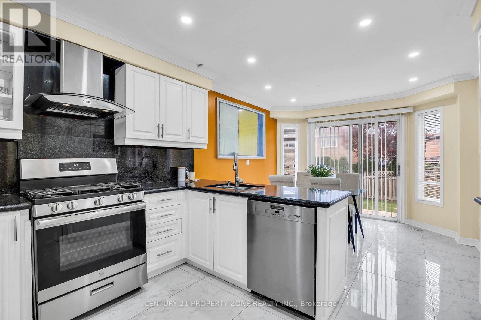 27 Bassett Boulevard, Whitby, Ontario L1N 9A3 - Photo 13 - E13667194
