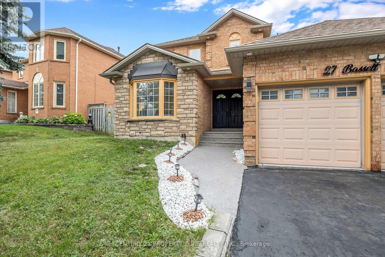 27 Bassett Boulevard, Whitby, Ontario L1N 9A3 - Photo 3 - E13667194