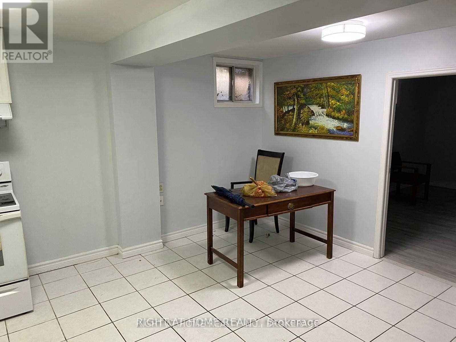 (Bsmt) - 18 Big Red Avenue, Toronto, Ontario M1V 1N9 - Photo 3 - E13667200