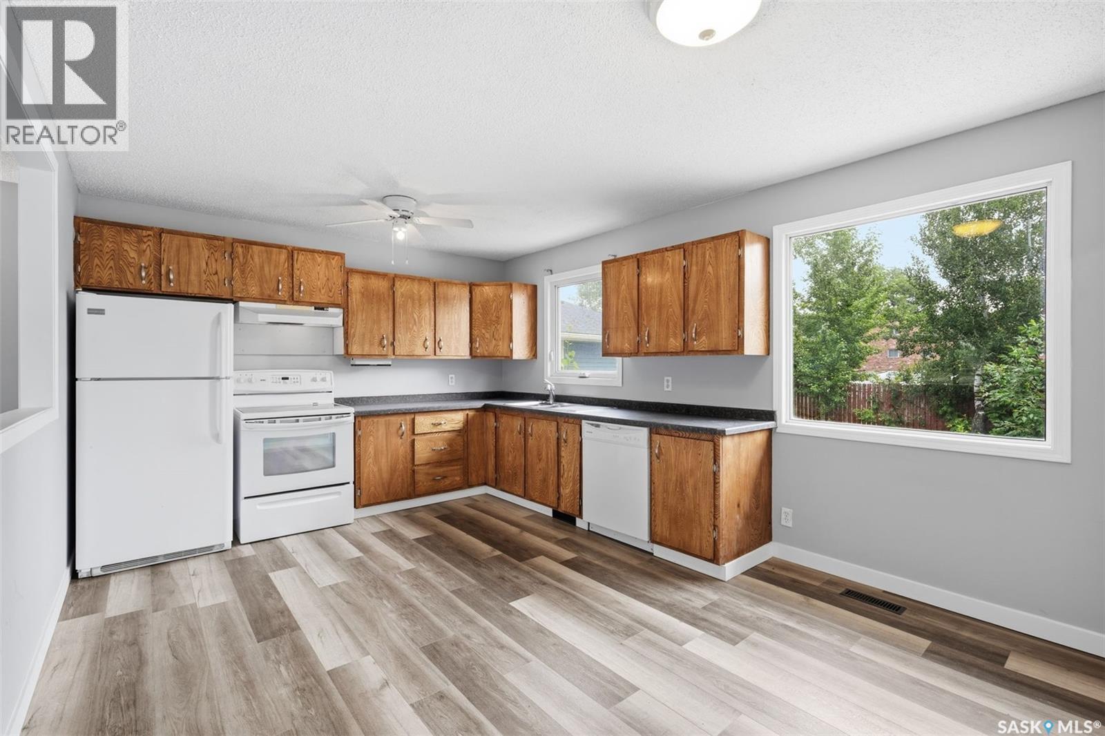 118 Smallwood Crescent, Saskatoon, Saskatchewan  S7L 4Z6 - Photo 9 - SK038956