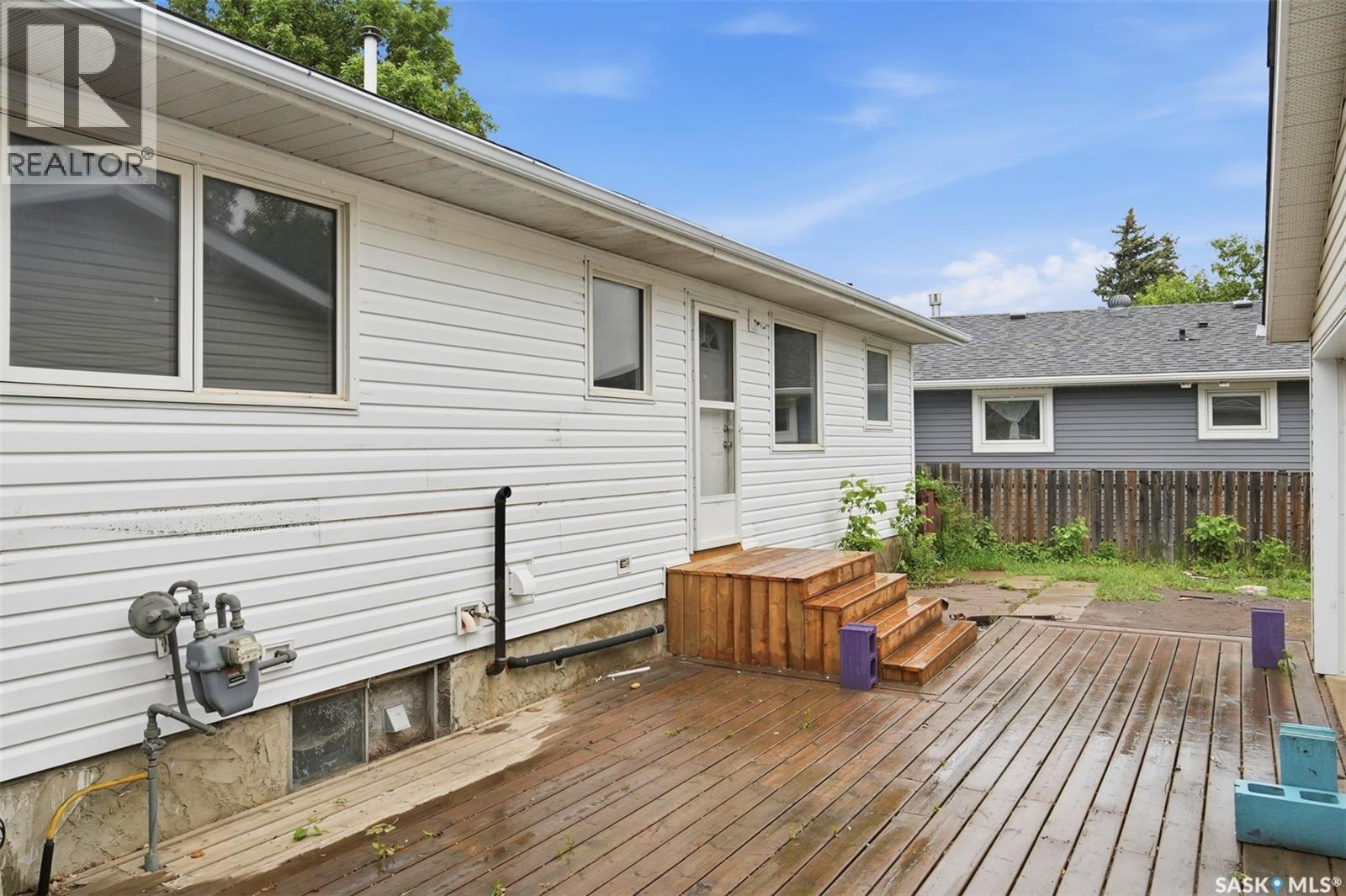 118 Smallwood Crescent, Saskatoon, Saskatchewan  S7L 4Z6 - Photo 30 - SK038956