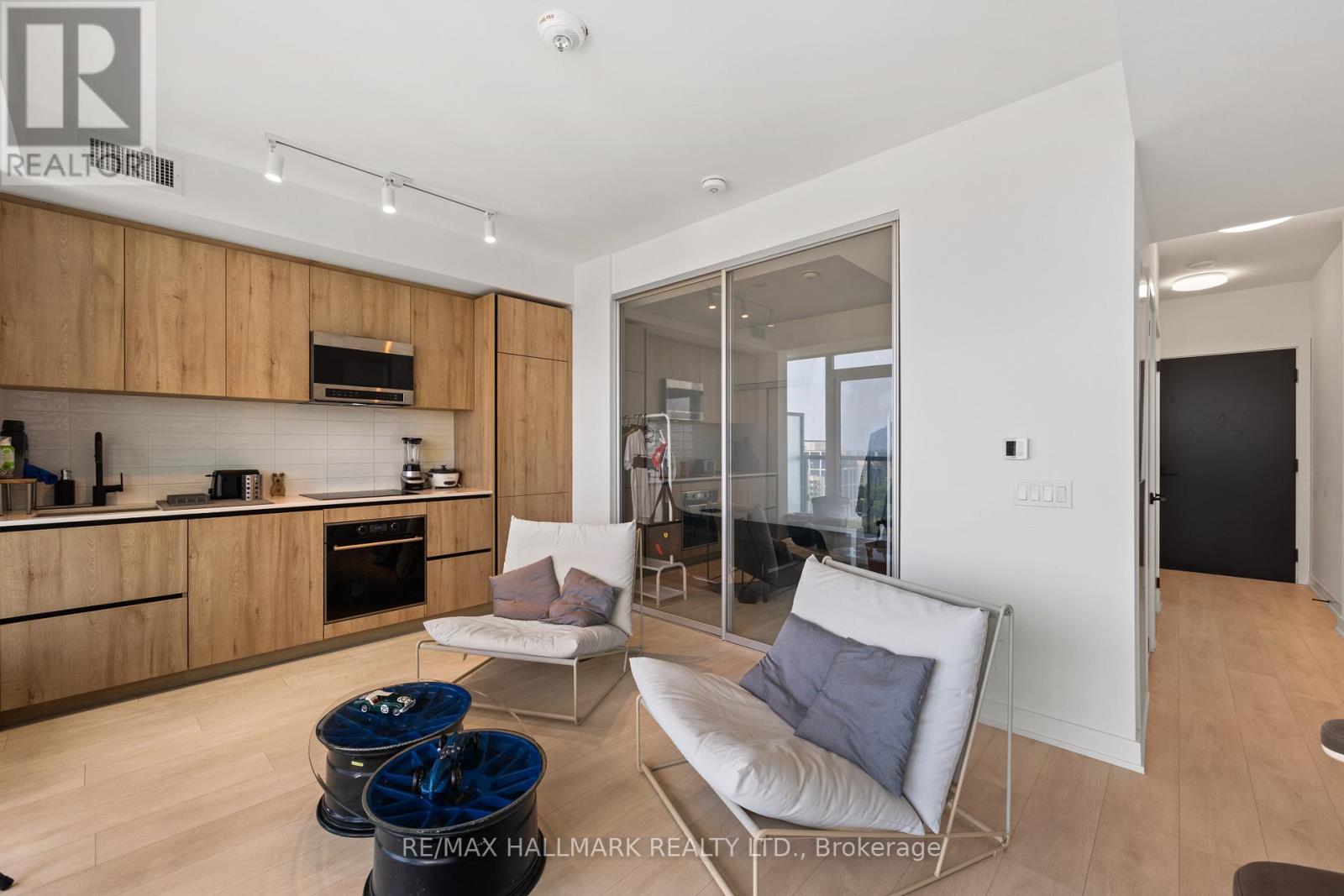 1611 - 127 BROADWAY AVENUE, Toronto, Ontario