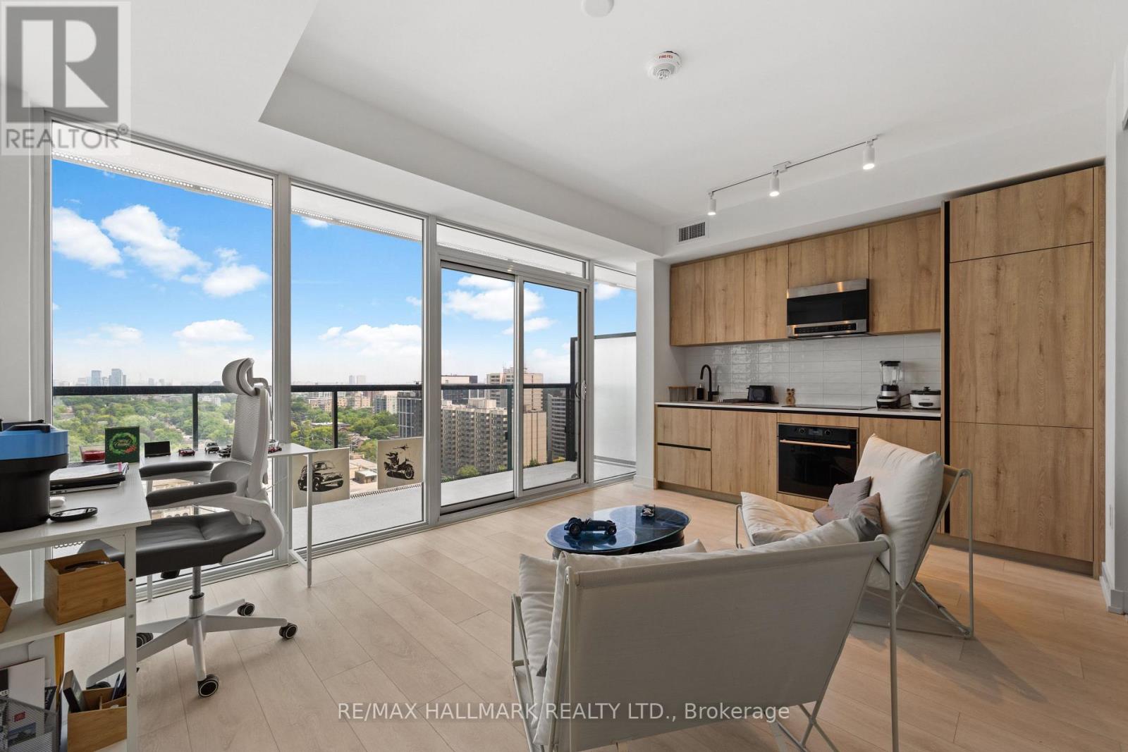 1611 - 127 Broadway Avenue, Toronto, Ontario  M4P 1V4 - Photo 2 - C13667034