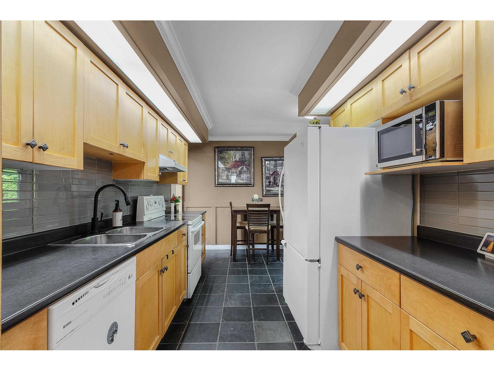 34981 Bernina Court, Abbotsford, British Columbia  V3G 1C2 - Photo 12 - R3154044