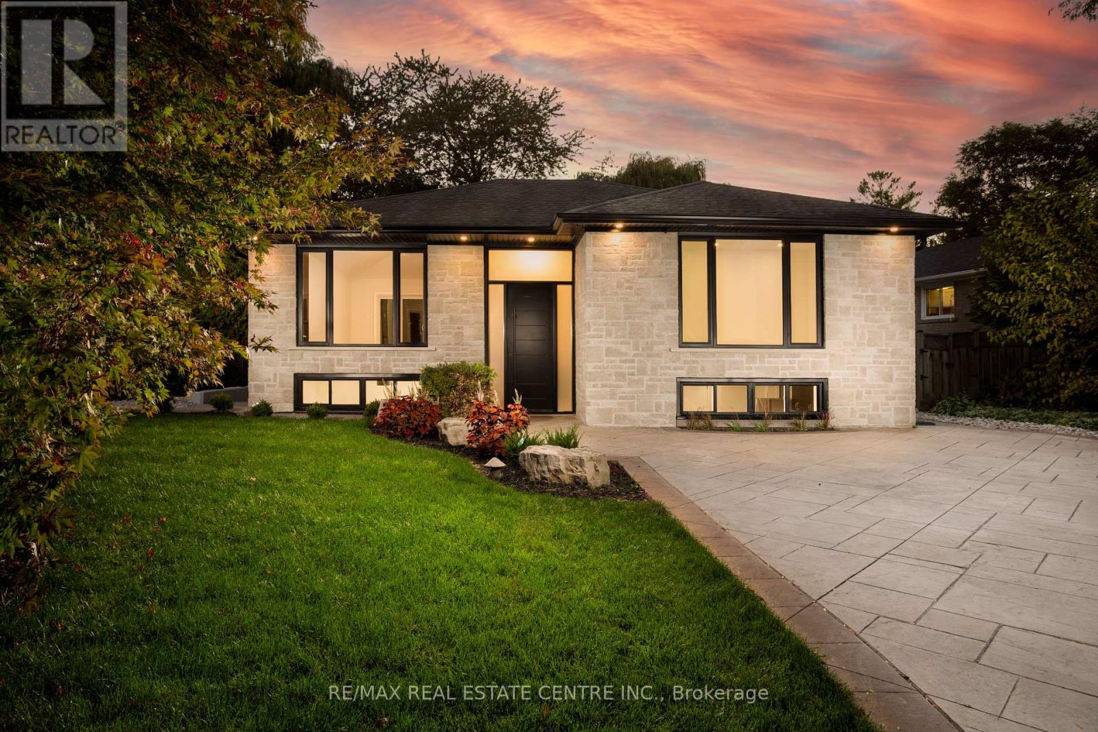 446 Willis Drive, Oakville, Ontario  L6L 4V5 - Photo 2 - W13667114