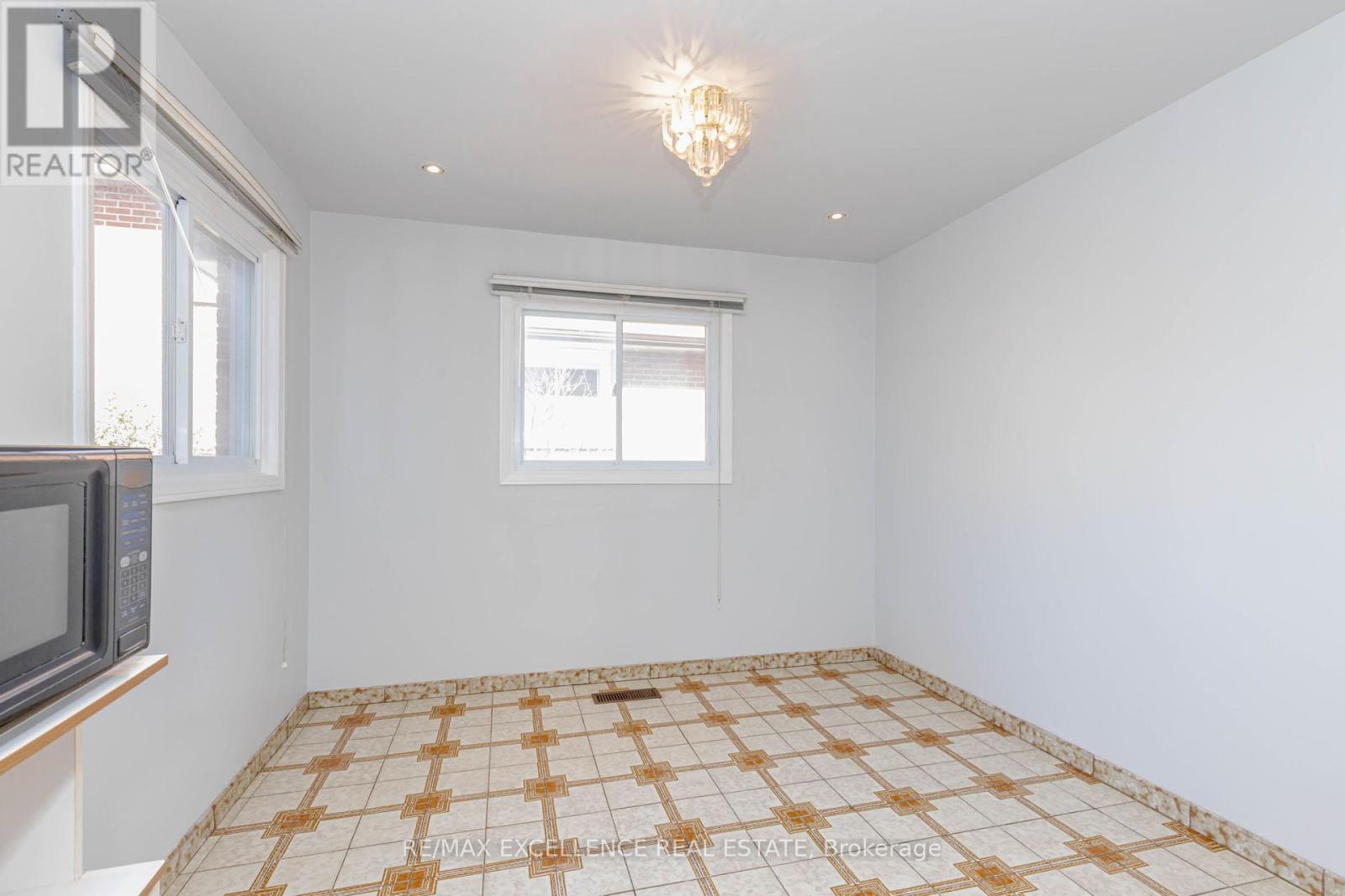 15 Maidstone Crescent, Brampton, Ontario  L6S 2Z4 - Photo 10 - W13667132