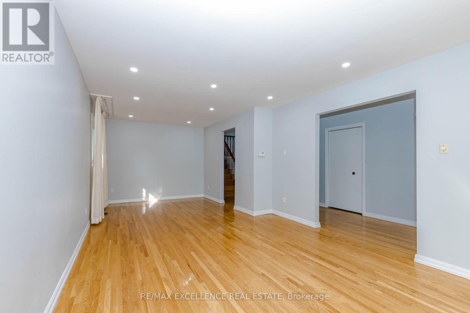 15 Maidstone Crescent, Brampton, Ontario  L6S 2Z4 - Photo 5 - W13667132