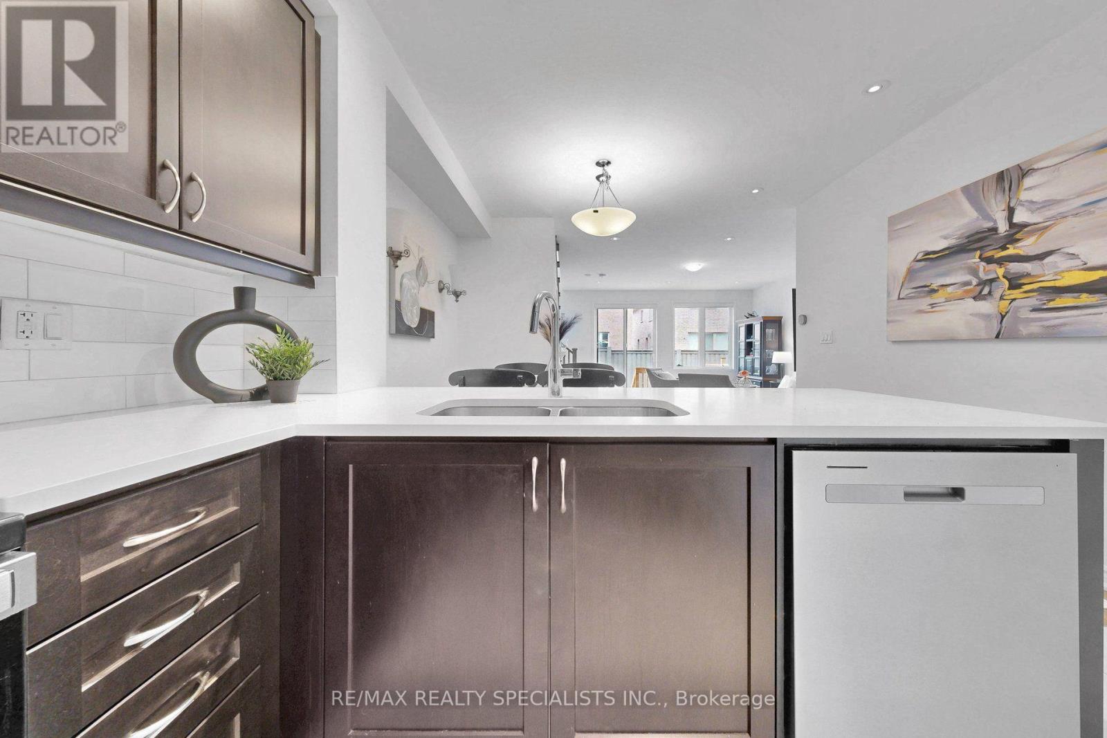 42 Keppel Circle, Brampton, Ontario  L7A 5L1 - Photo 8 - W13660120