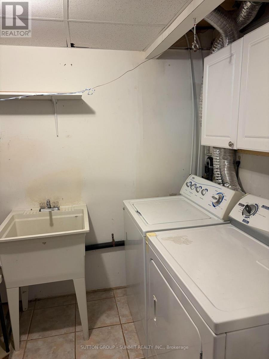 Lower Level Only - 3227 Trisha Downs, Mississauga, Ontario  L5A 2A6 - Photo 12 - W13666754