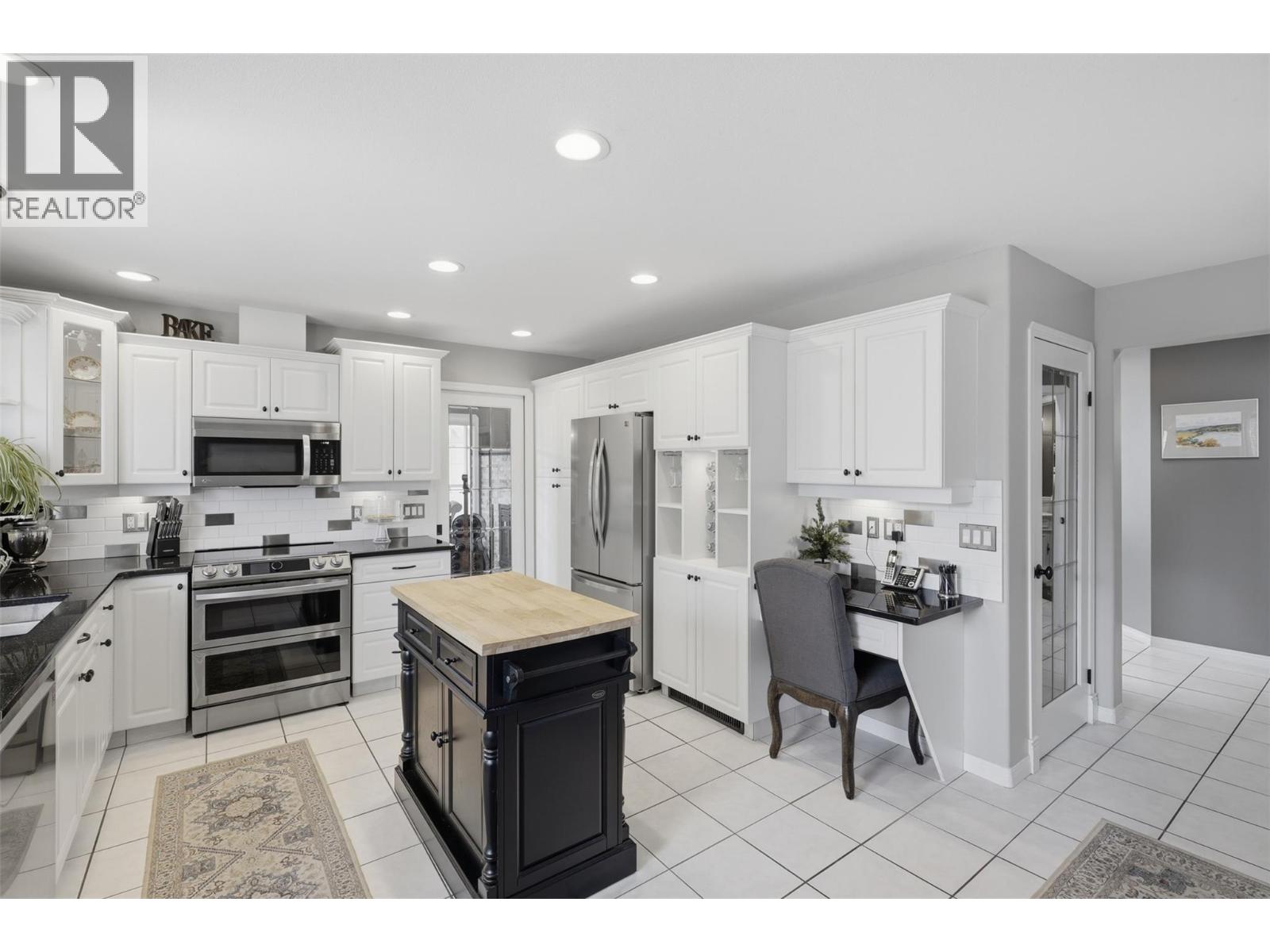 906 Invermere Court, Kamloops, British Columbia  V2B 7T4 - Photo 9 - 10394798