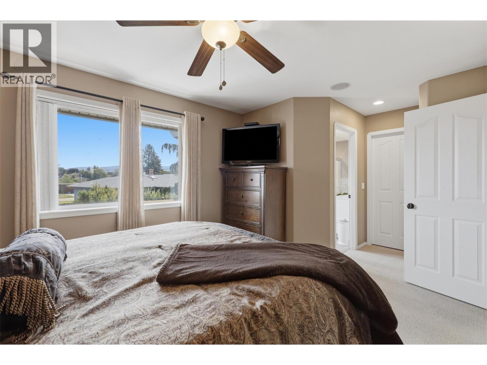 906 Invermere Court, Kamloops, British Columbia  V2B 7T4 - Photo 35 - 10394798