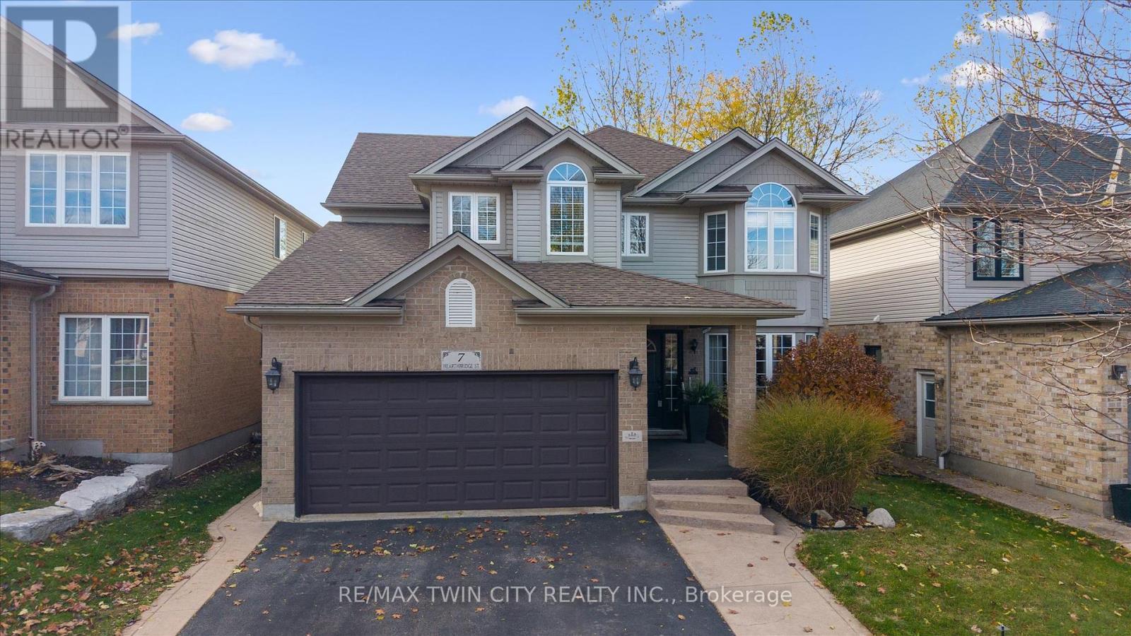 7 HEARTHBRIDGE STREET, Kitchener, Ontario