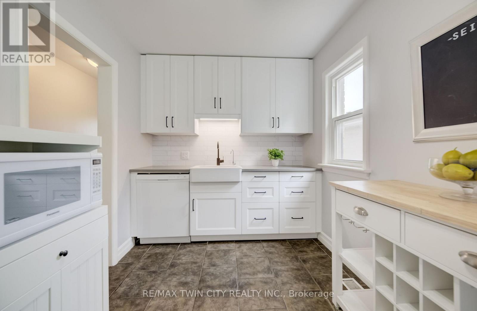 30 Indiana Street, Waterloo, Ontario  N2H 2A5 - Photo 10 - X13667154