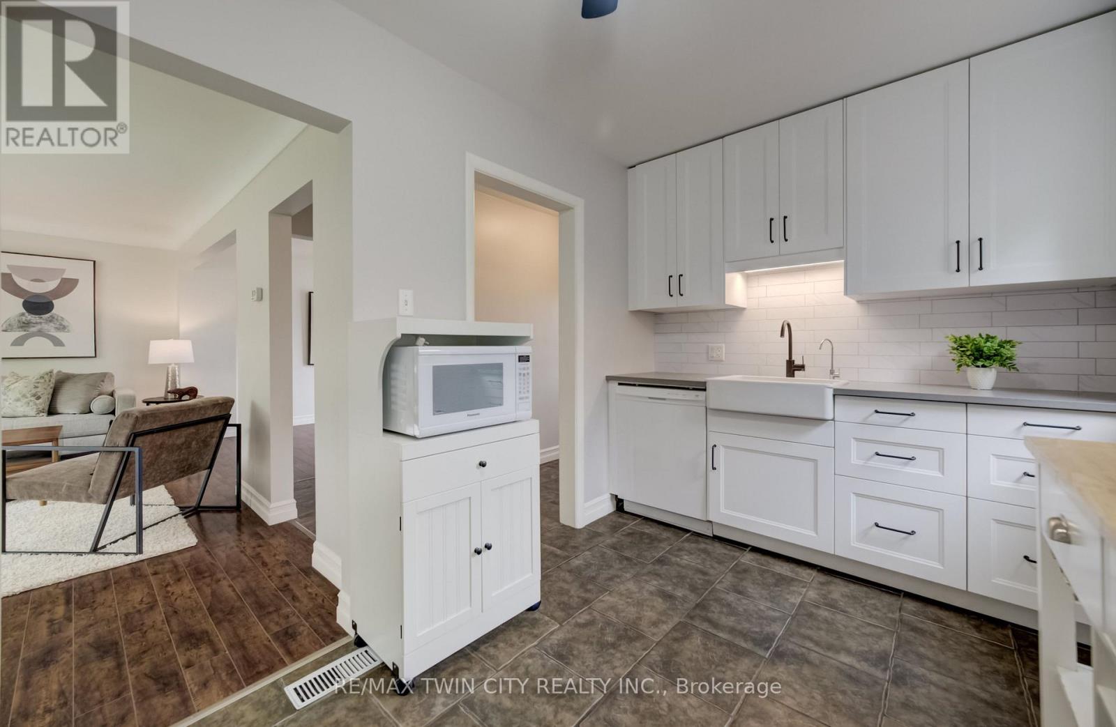 30 Indiana Street, Waterloo, Ontario  N2H 2A5 - Photo 11 - X13667154