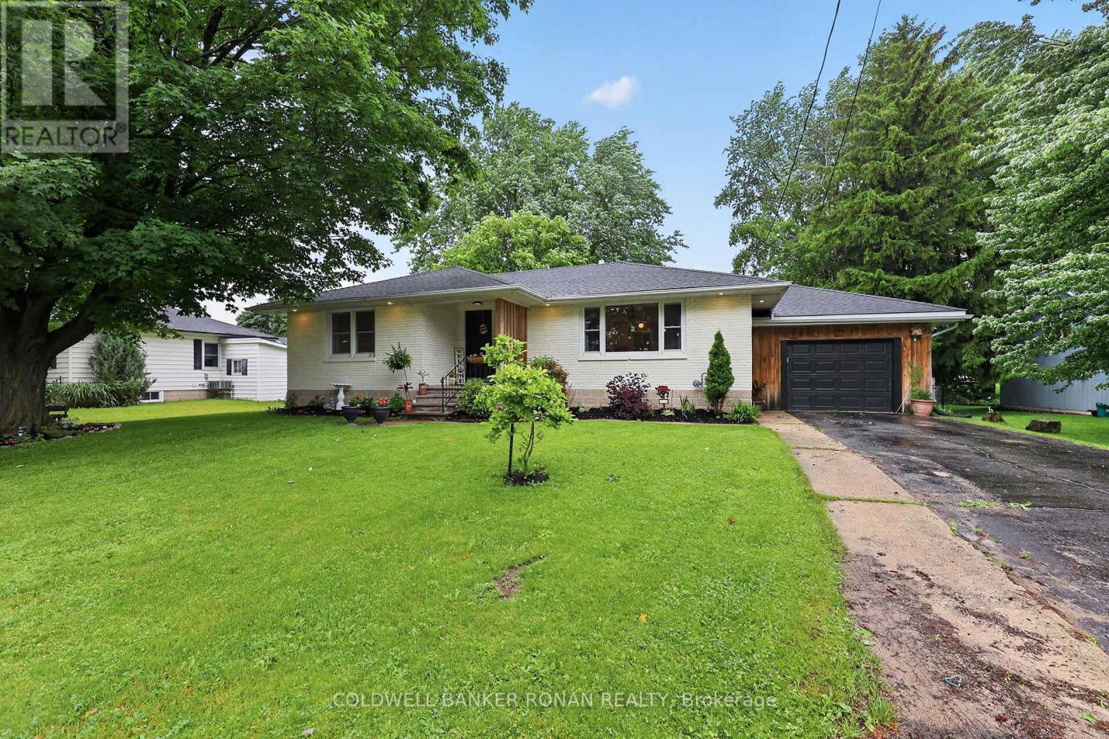 30 King Street N, Minto, Ontario  N0G 1Z0 - Photo 2 - X13667192
