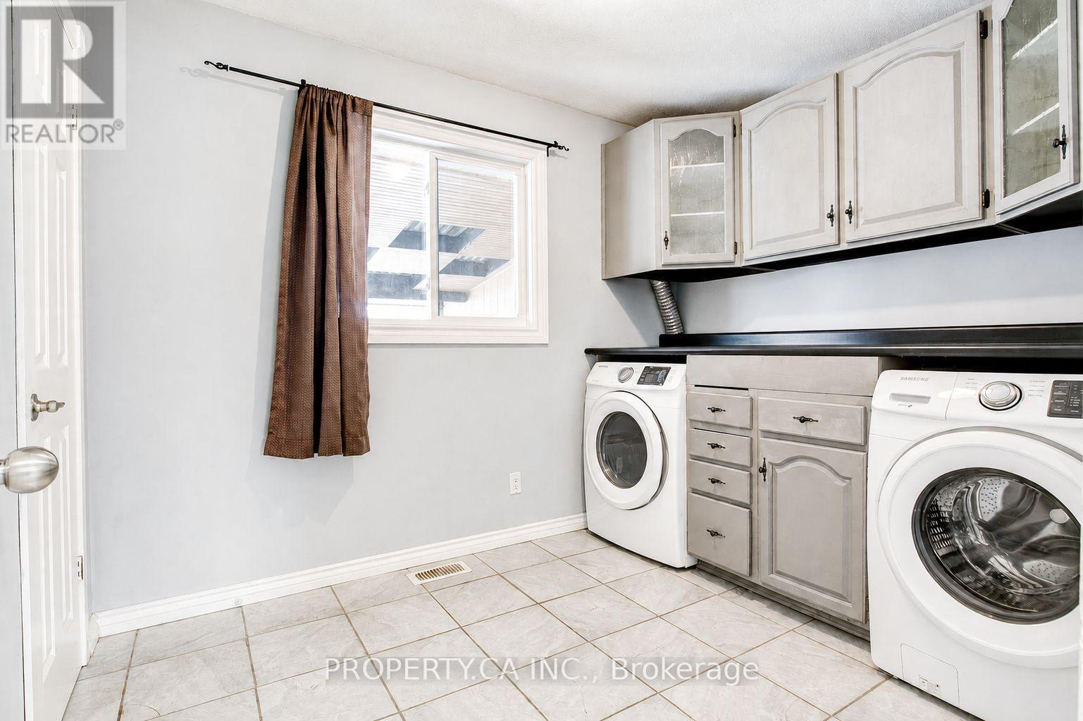 Upper - 71 Highpark Avenue, Kitchener, Ontario  N2C 2C3 - Photo 12 - X13667198