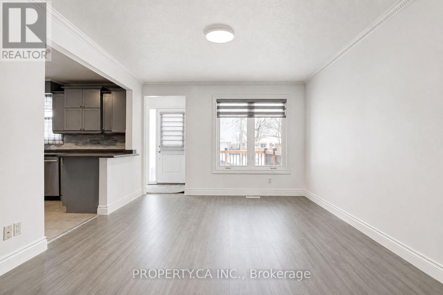 Upper - 71 Highpark Avenue, Kitchener, Ontario  N2C 2C3 - Photo 5 - X13667198