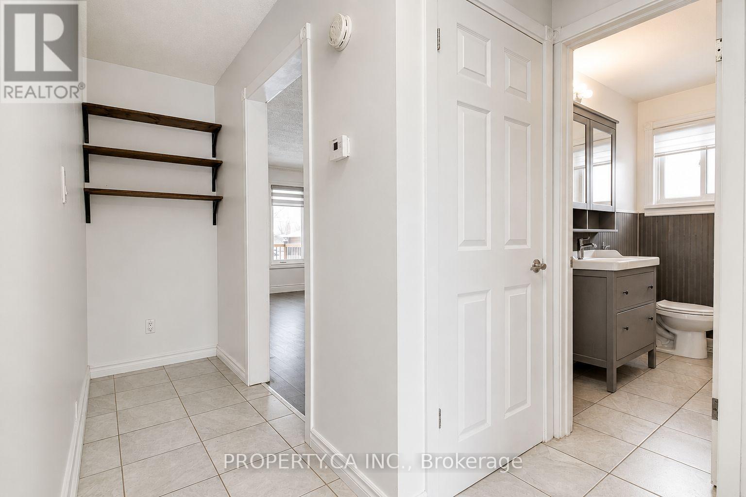 Upper - 71 Highpark Avenue, Kitchener, Ontario  N2C 2C3 - Photo 7 - X13667198