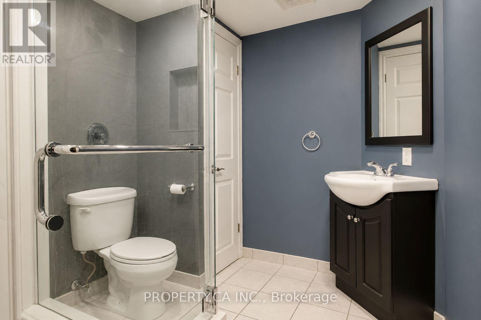 Lower - 71 Highpark Avenue, Kitchener, Ontario  N2C 2C3 - Photo 9 - X13667218