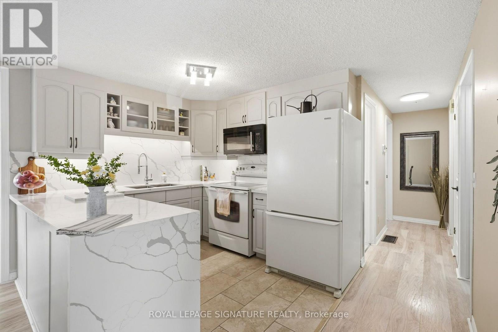 292 Jeff Smith Court, Newmarket, Ontario  L3Y 8C5 - Photo 7 - N13667054