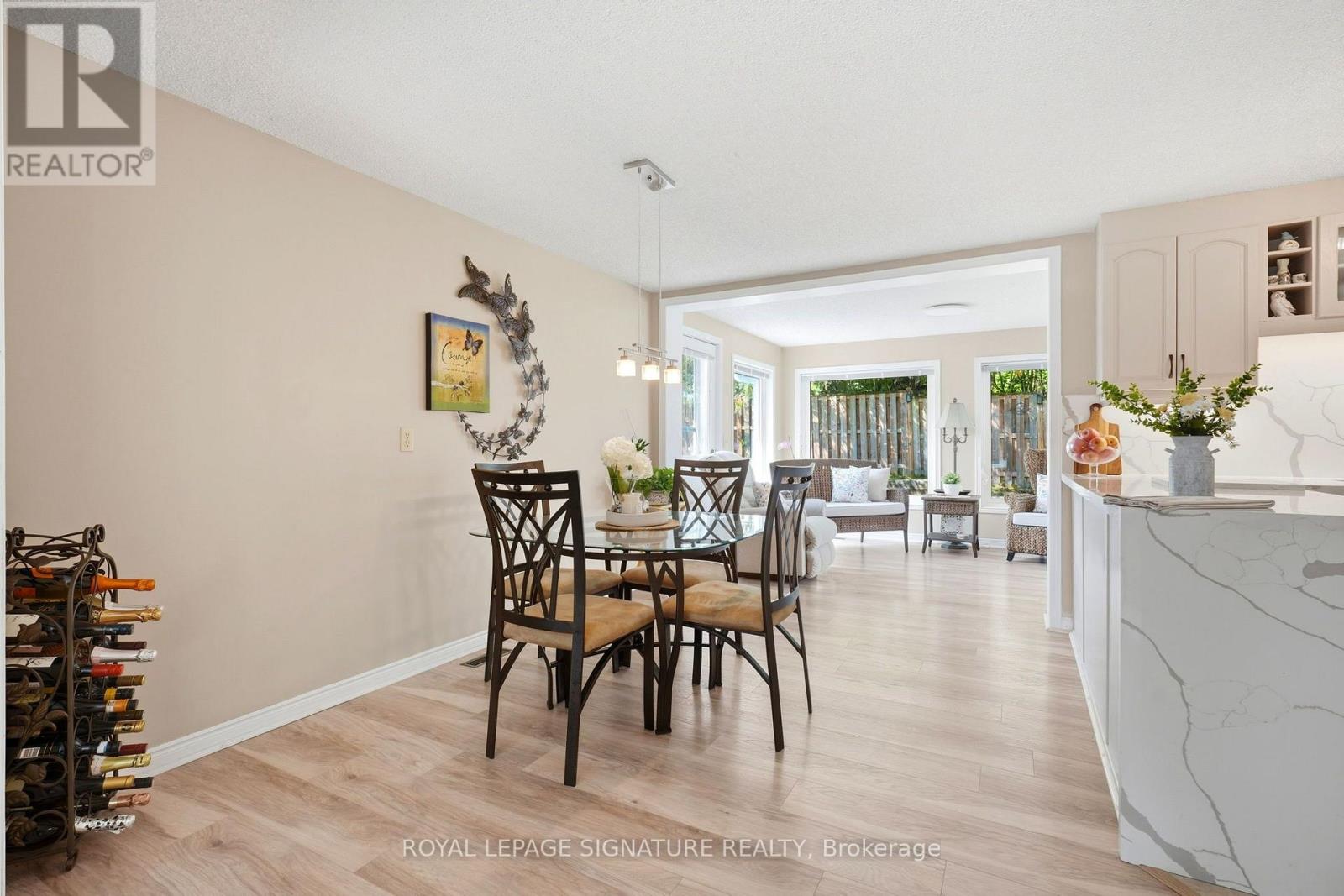292 Jeff Smith Court, Newmarket, Ontario  L3Y 8C5 - Photo 8 - N13667054