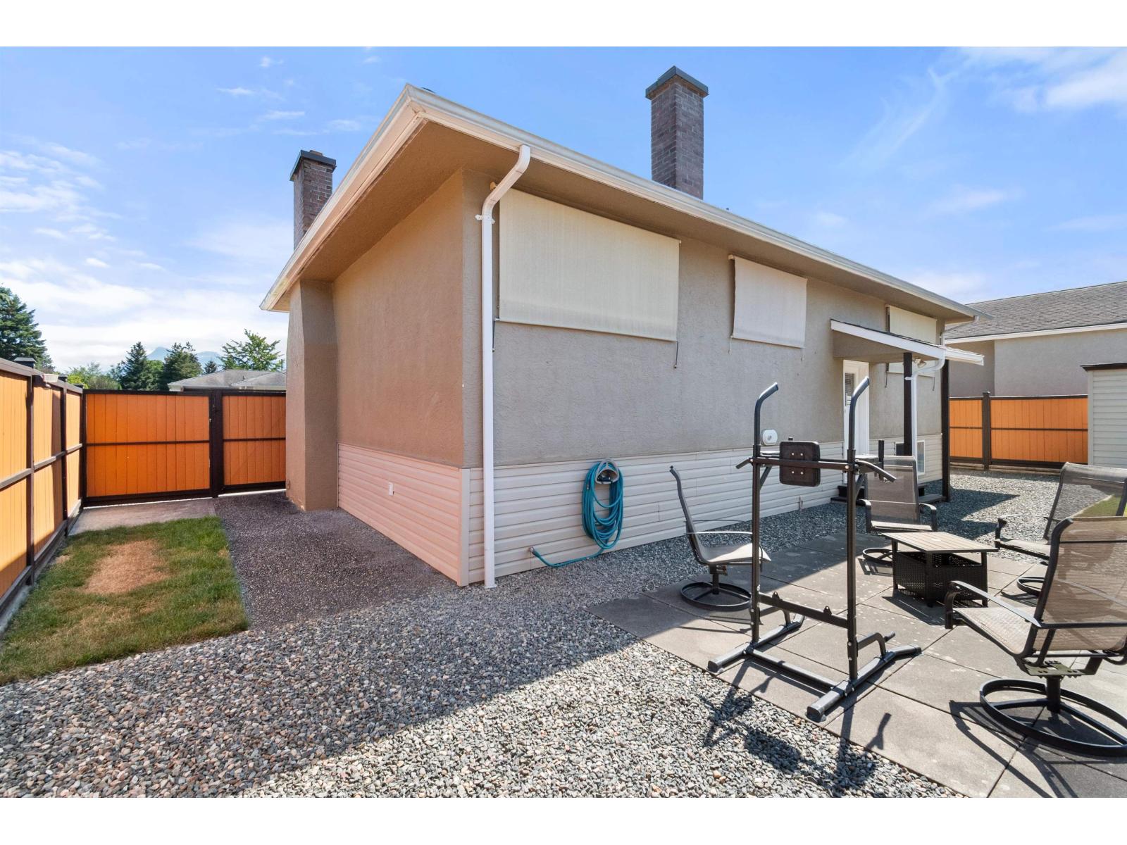 9863 Candow Street, Chilliwack Proper West, Chilliwack, British Columbia  V2P 4K5 - Photo 5 - R3154760