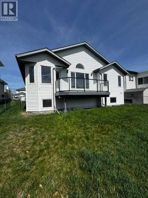 228 Woodside Crescent NW, Airdrie, Alberta  T4B 2G8 - Photo 2 - A2298688